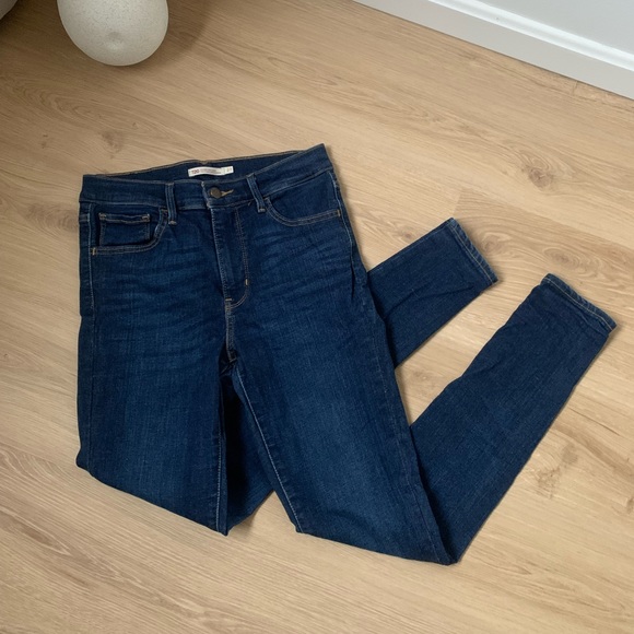 Levi’s - blue jeans - Picture 1 of 2